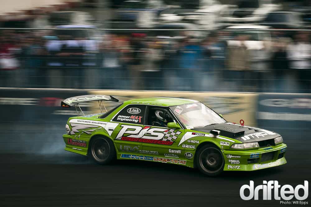 Toyota Chaser drifting