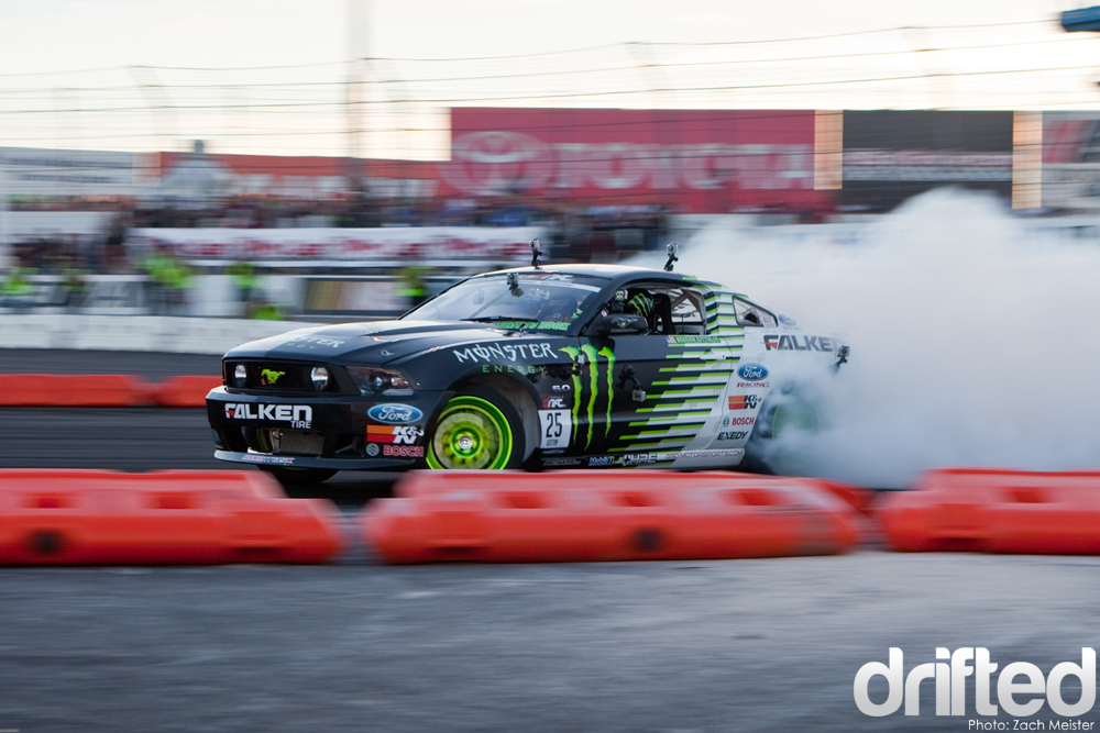 DRIFTSTREAM: Formula D Round 7 - Title Fight, at Irwindale Speedway - Image 1