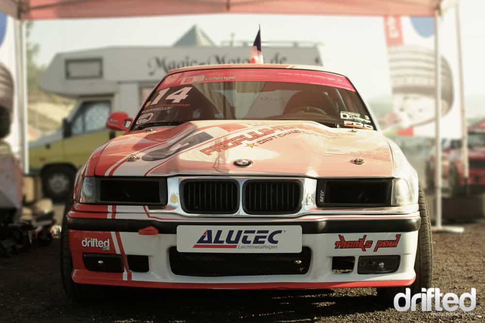 The starter field was filled with many rewardede drivers, such as the french champion Benjamin Boulbi