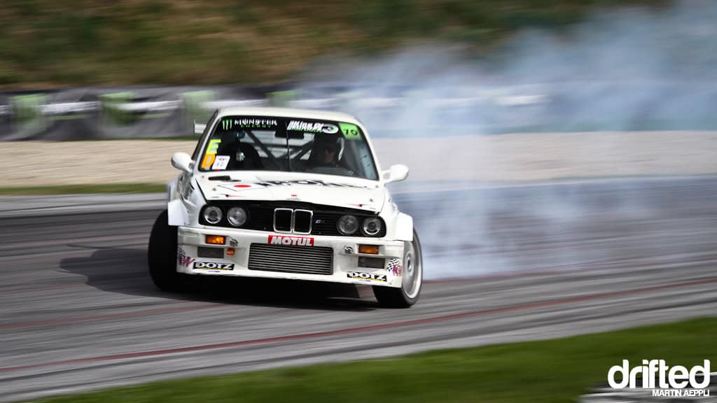 Laky E30