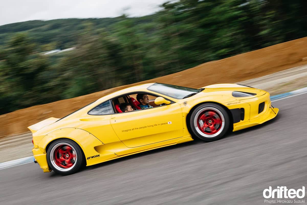 ARIOS X Liberty Walk Ferrari F360 - Image Arios X Liberty Walk Ferrari F360 Modena drift car passenger ride