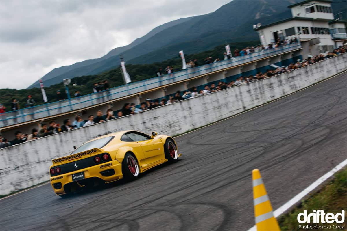 ARIOS X Liberty Walk Ferrari F360 - Image Arios X Liberty Walk Ferrari F360 Modena drift car drifting rear angle
