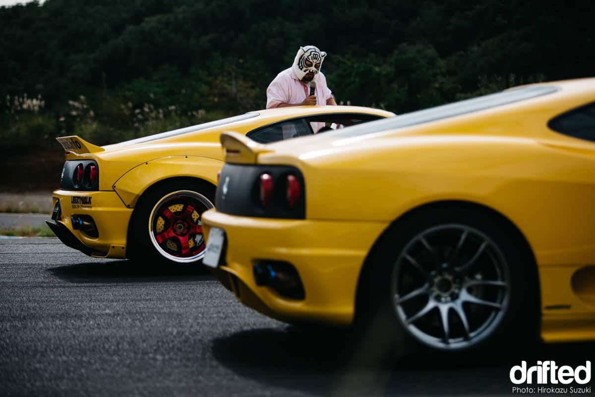 ARIOS X Liberty Walk Ferrari F360 - Image Arios X Liberty Walk Ferrari F360 Modena drift car twins parked rear