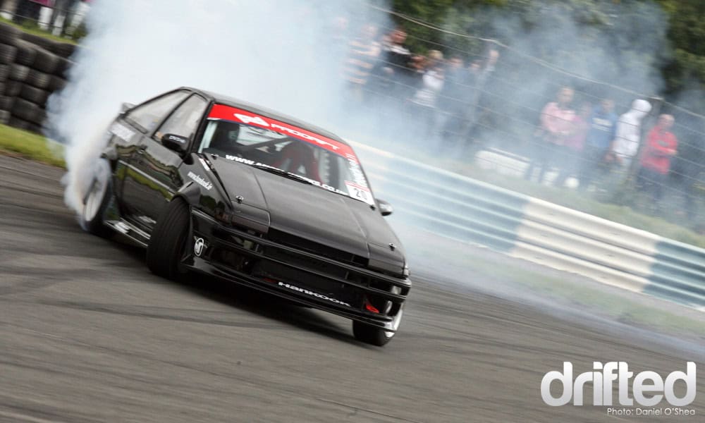 7 Best AE86 Corolla drift builds to blow your mind - Image toyota ae86 trueno sideways