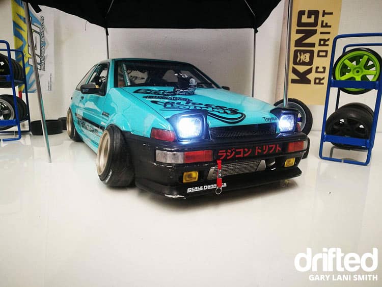 Gary's Inspiring AE86 RC Drift Car - Image rc drift car ae86 front lights on