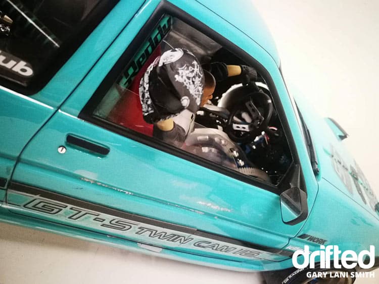 Gary's Inspiring AE86 RC Drift Car - Image rc drift car ae86 driver helmet