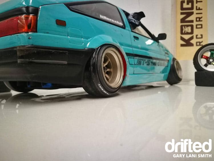 Gary's Inspiring AE86 RC Drift Car - Image rc drift car ae86 rear wheel detail