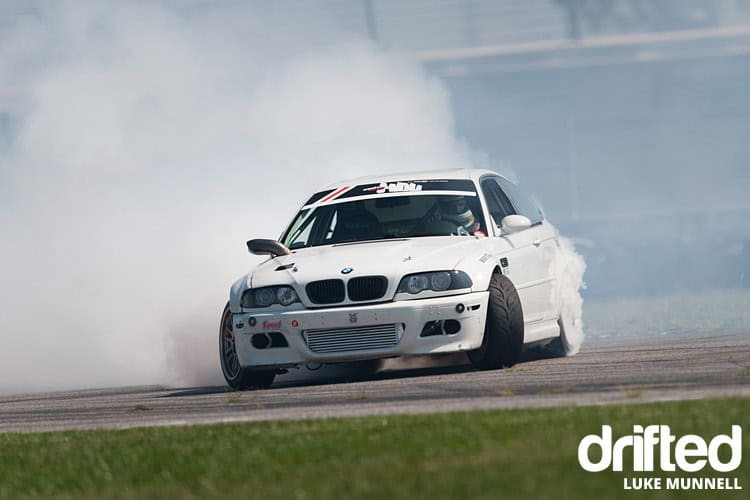 Street Driven Tour - St Louis - Image street-driven-tours-2017-st-louis-white-bmw-m3-e46-smokescreen