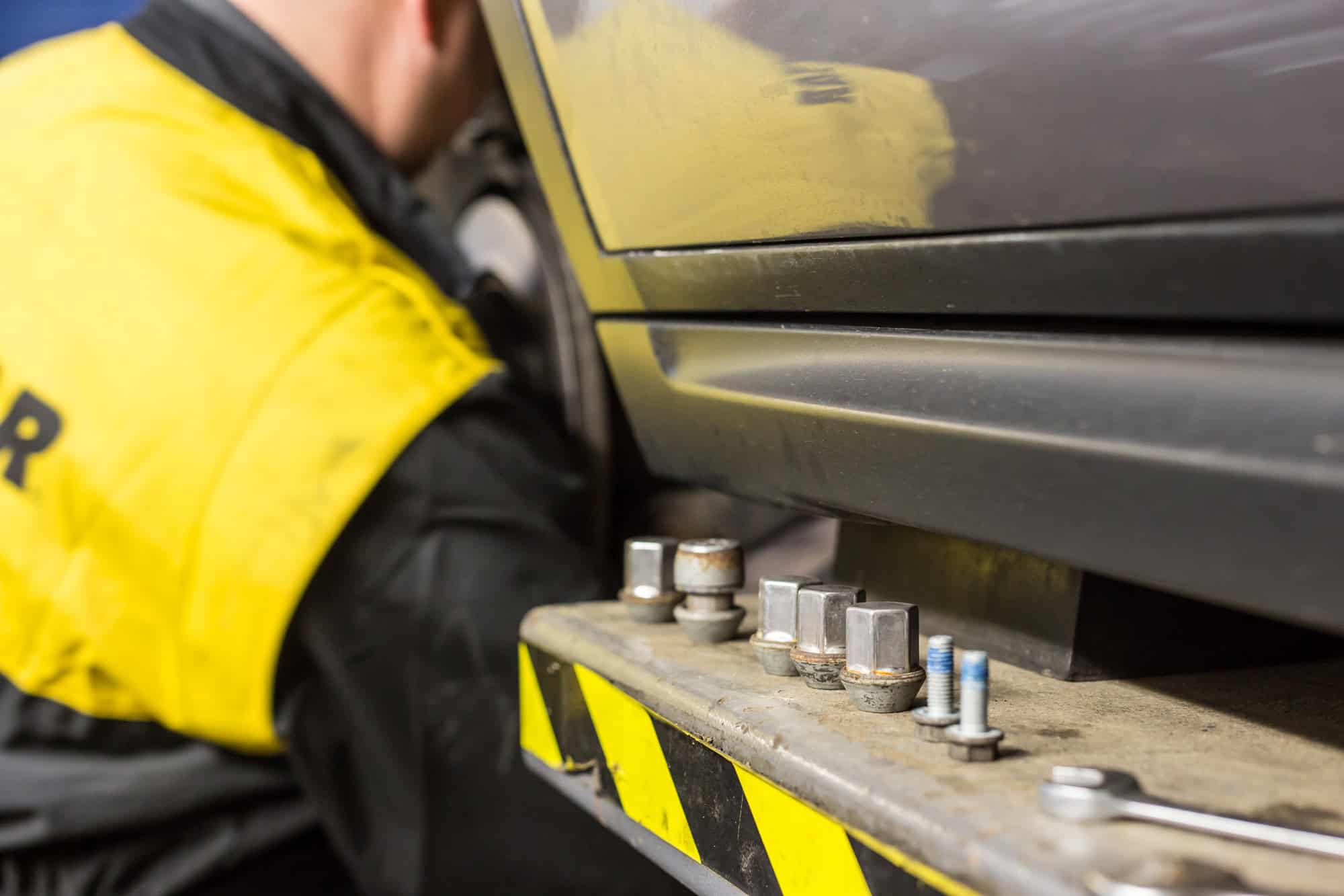 How to Choose a Ratchet and Sockets for Car Maintenance - Image 2