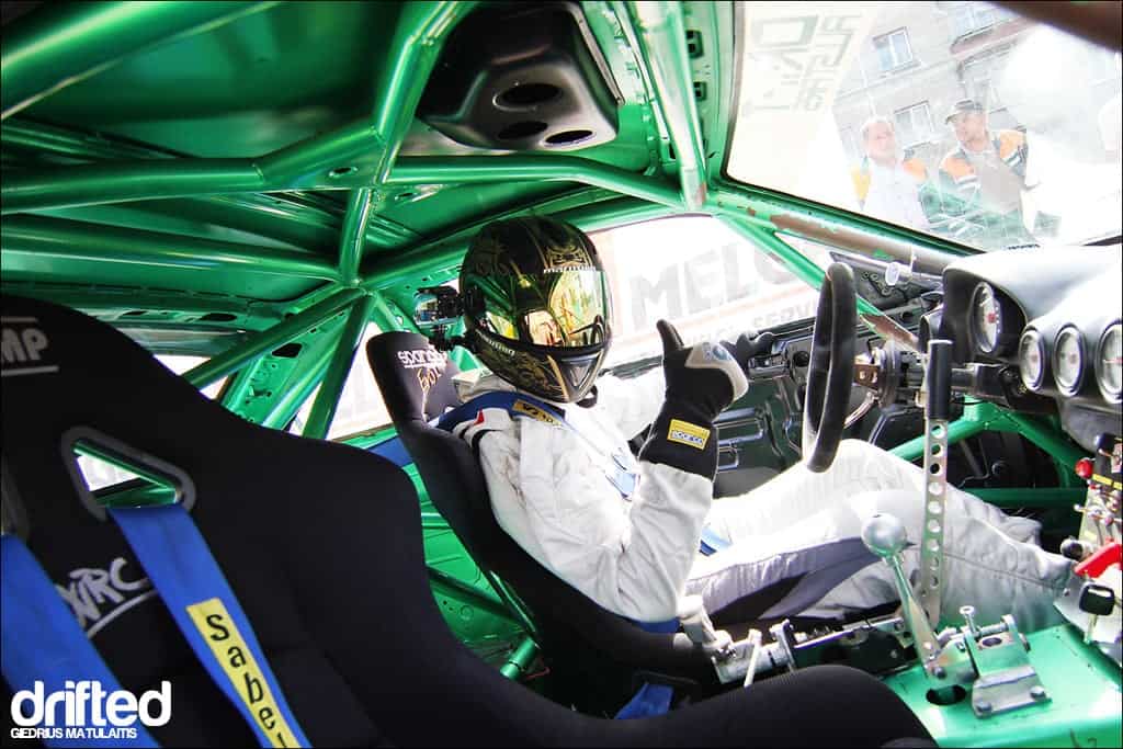 Ultimate Hydraulic Handbrake Guide - Image race car interior with hydraulic handbrake