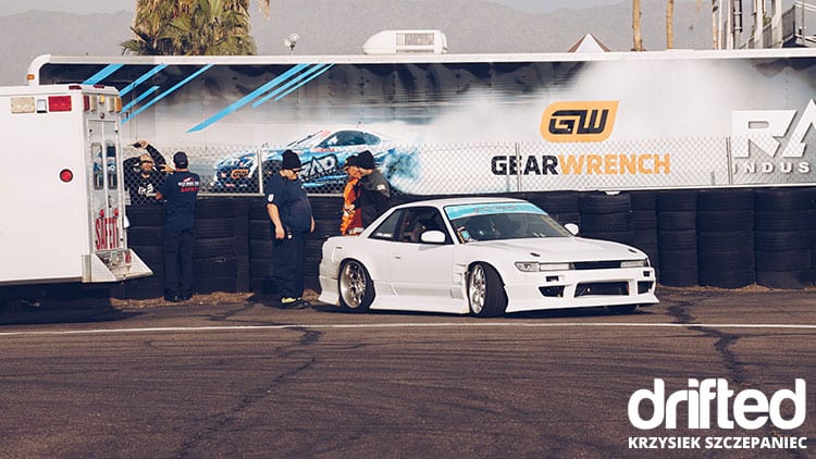 Desert Meihan 3 - Chandler, AZ - Image white 240sx s13 tire change