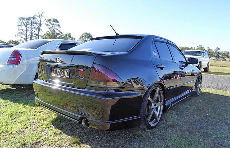 Lexus IS300 Body Kit Guide - Image stance show black