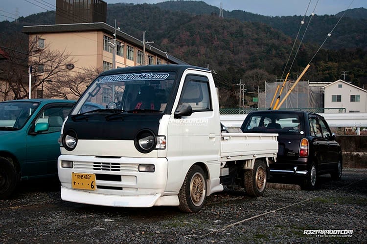 Kei Cars - Everything You Need To Know - Image white modified kei truck