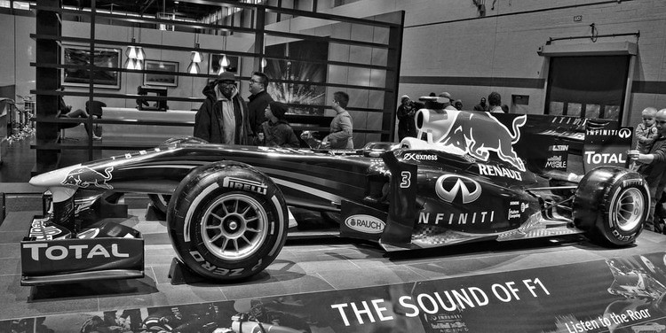 Infiniti Q50 vs Q70 - How Do They Compare? - Image f1 history infiniti q50 vs q70