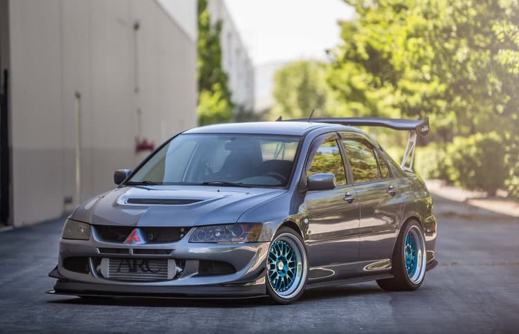 Mitsubishi Evo 8 (VIII) - The JDM Supercar Killer? - Image slammed grey evo 8