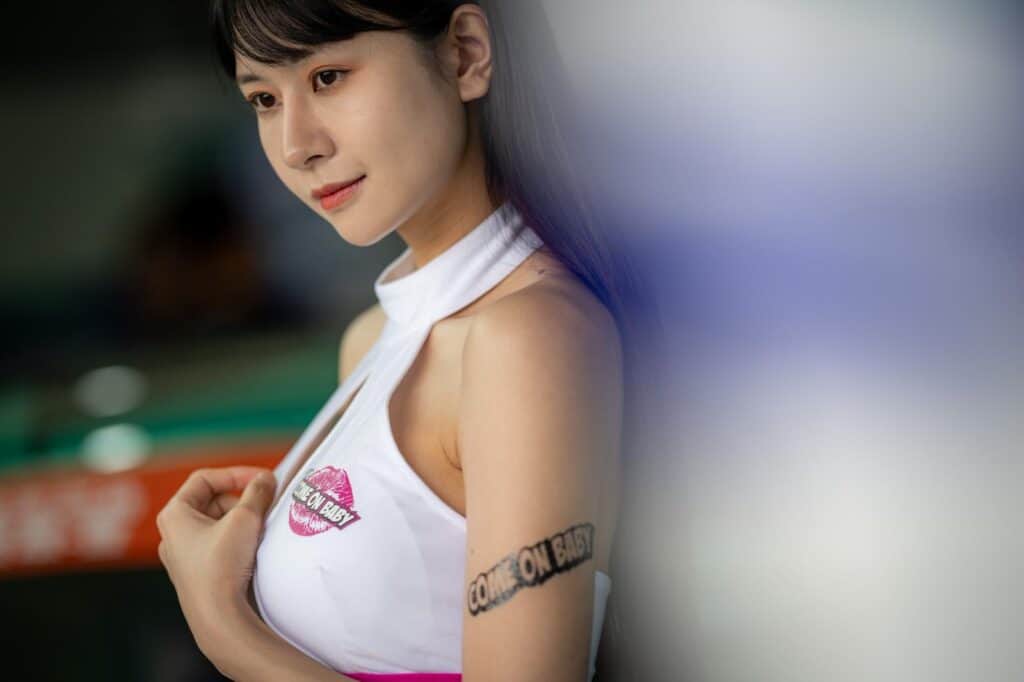 GALLERY - Grid Girls Turn China's Zhuhai Racetrack Into A Catwalk - Image GALLERY - Grid Girls Turn China's Zhuhai Racetrack Into A Catwalk - Image 6