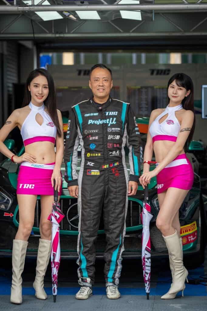 GALLERY - Grid Girls Turn China's Zhuhai Racetrack Into A Catwalk - Image GALLERY - Grid Girls Turn China's Zhuhai Racetrack Into A Catwalk - Image 8