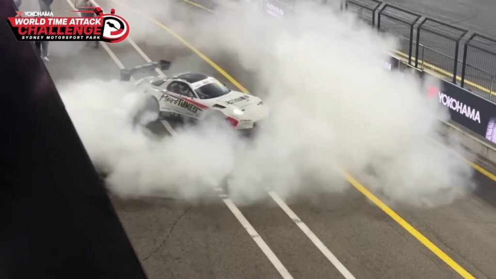 Japanese Driver Sparks Outrage With Smoky Donuts In World Time Attack Pit Lane - Image Japanese Driver Sparks Outrage With Smoky Donuts In World Time Attack Pit Lane - Image 7