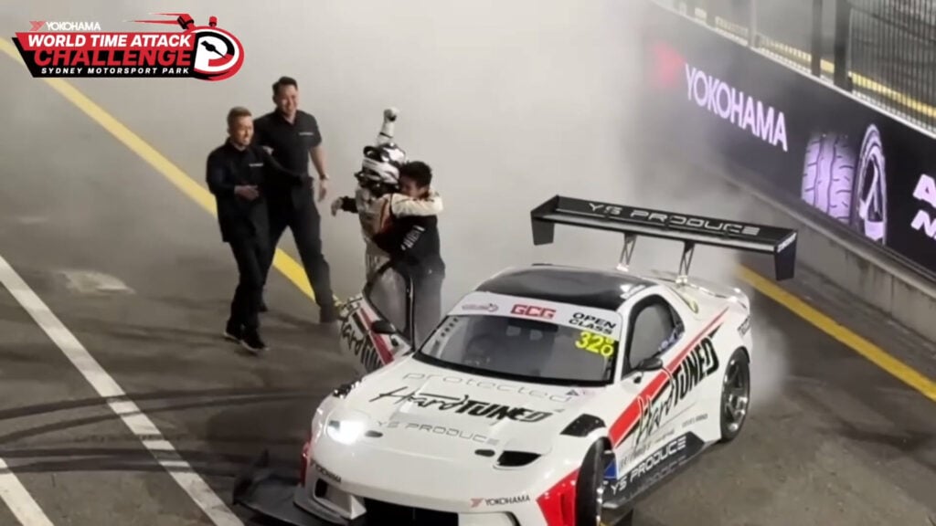 Japanese Driver Sparks Outrage With Smoky Donuts In World Time Attack Pit Lane - Image Japanese Driver Sparks Outrage With Smoky Donuts In World Time Attack Pit Lane - Image 9