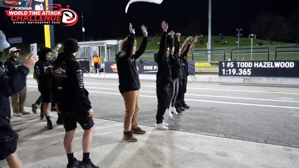 Japanese Driver Sparks Outrage With Smoky Donuts In World Time Attack Pit Lane - Image Japanese Driver Sparks Outrage With Smoky Donuts In World Time Attack Pit Lane - Image 5